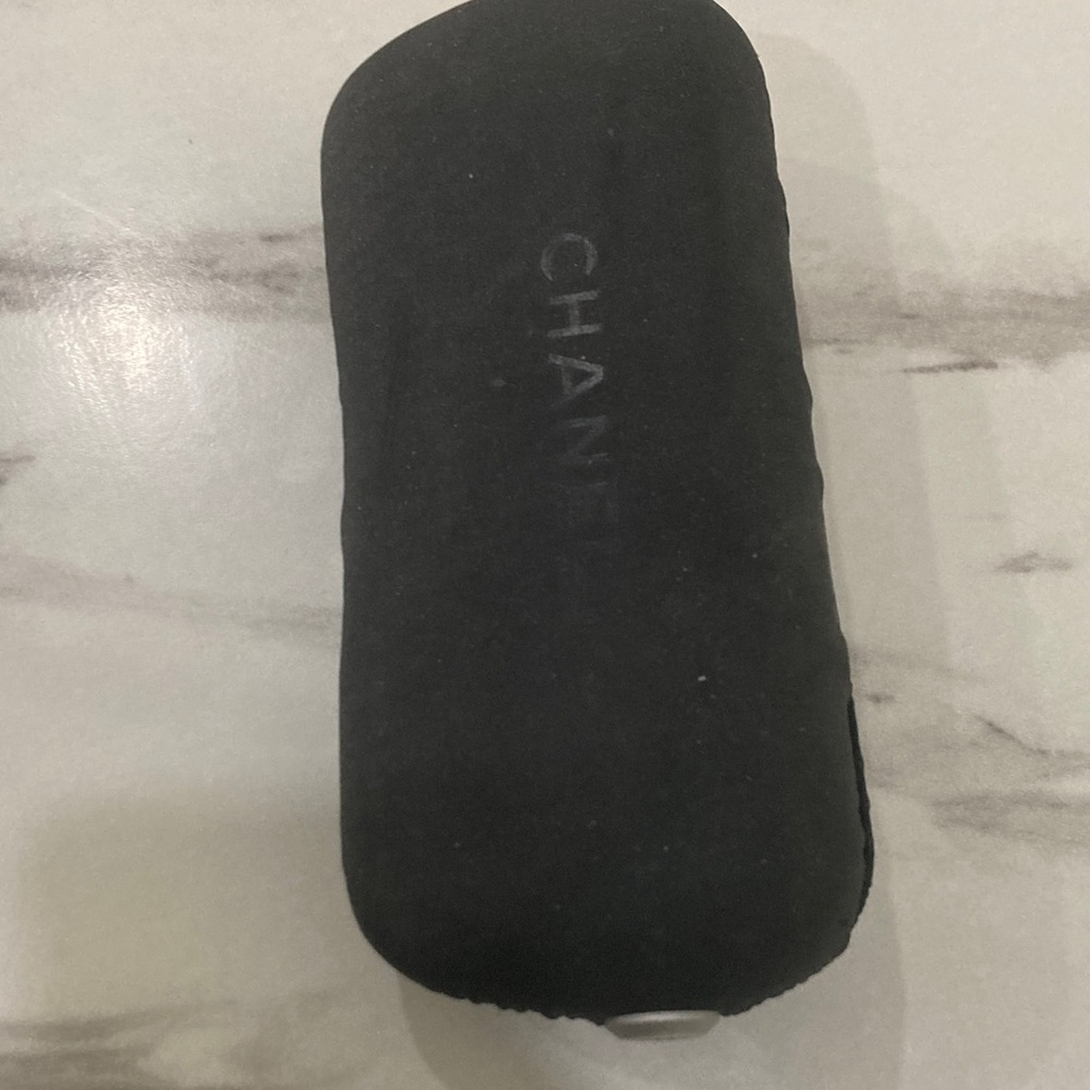 CHANEL Elegant Black Eyewear Case - Picture 7 of 11
